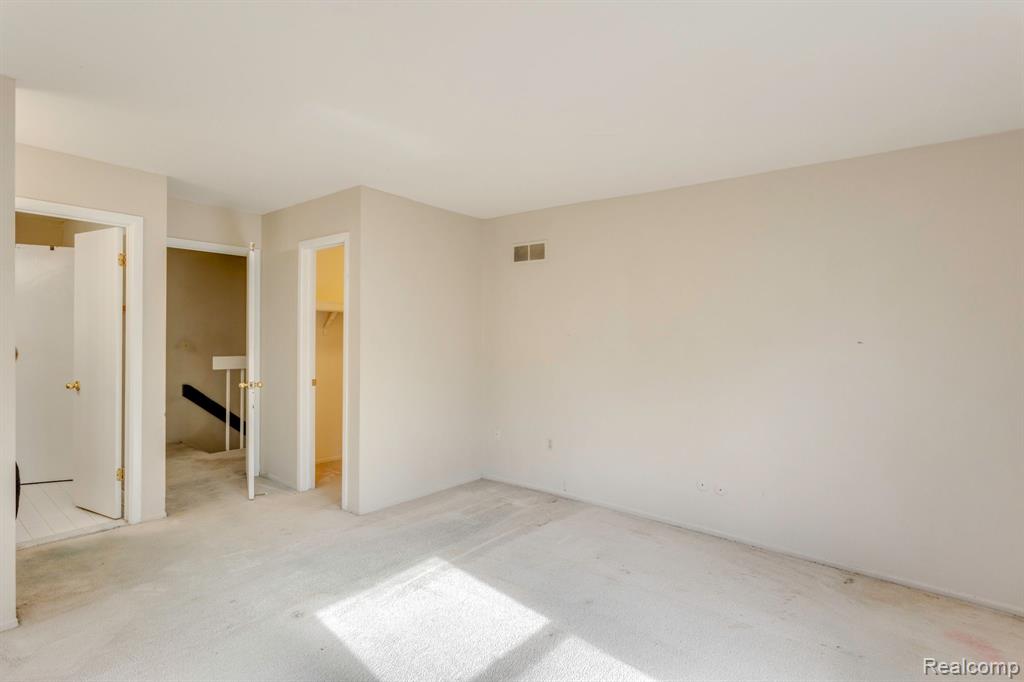 24547 PRIMROSE Lane, Southfield, MI 48033 — Photo 21
