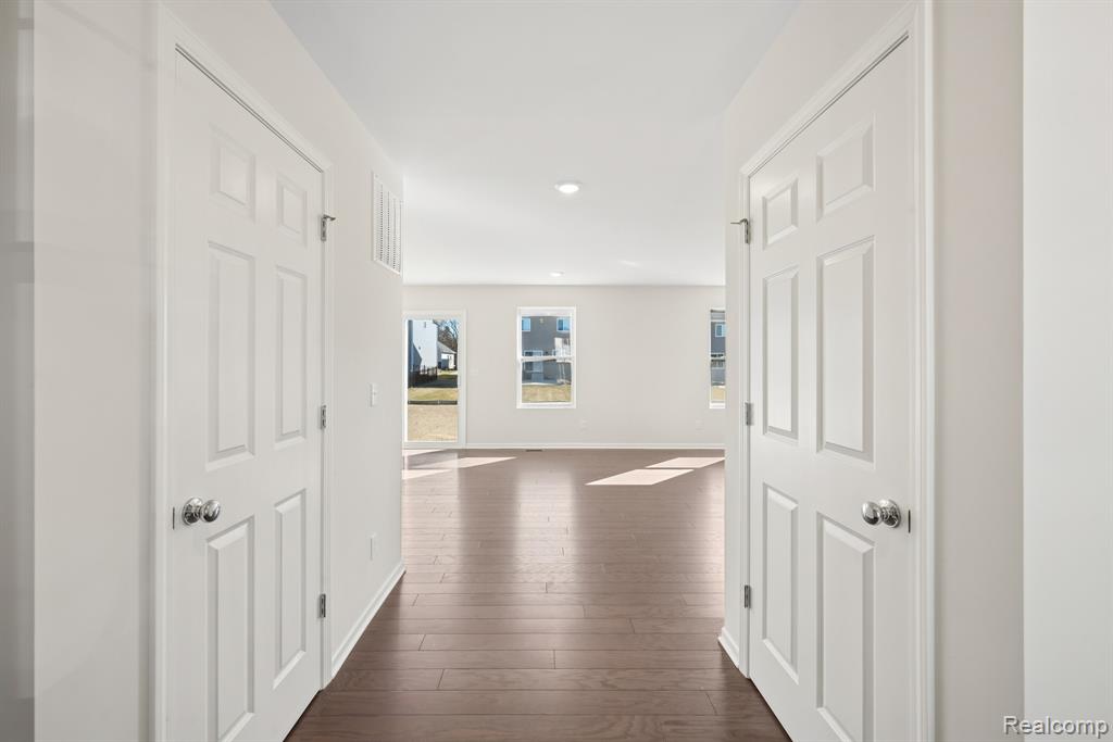372 Edge Brook Drive, Holly, MI 48442 — Photo 11