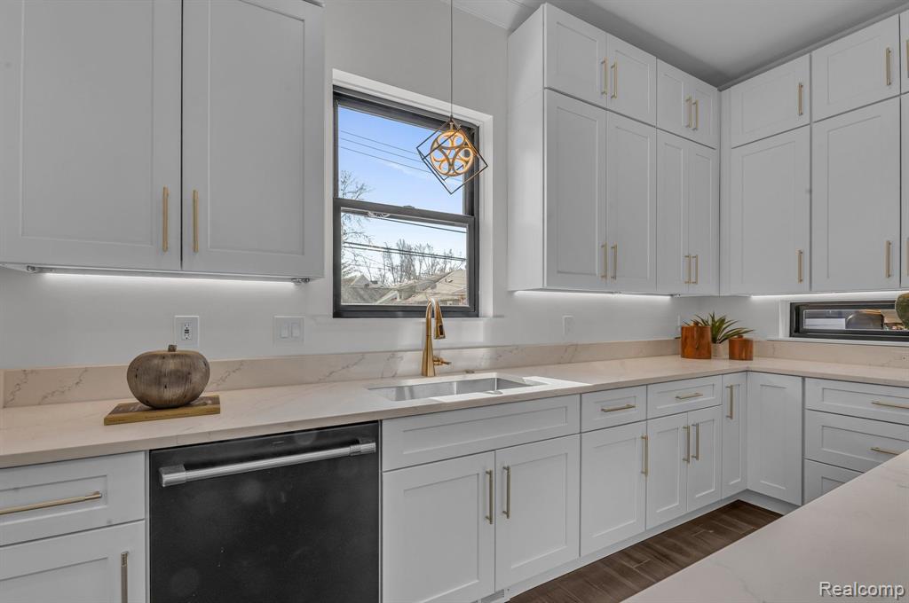 517 Catalpa Drive, Royal Oak, MI 48067 — Photo 20