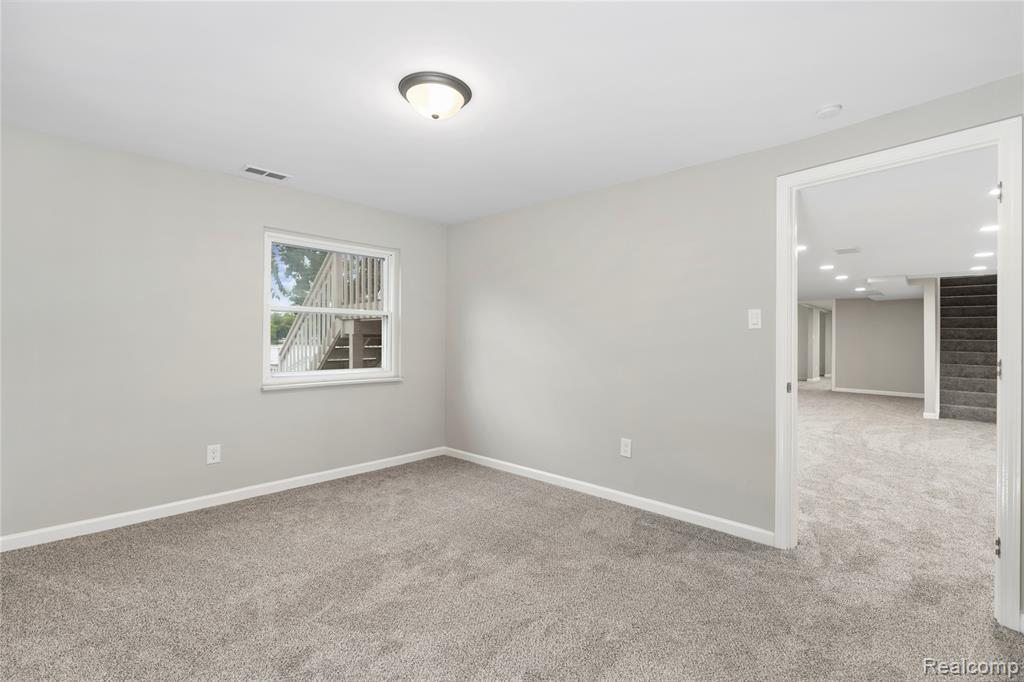 11476 Delmar Drive, Fenton, MI 48430 — Photo 27