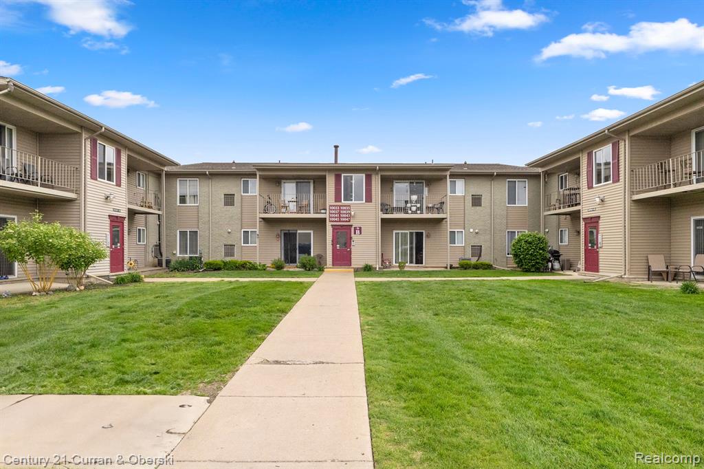 10033 ALLEN POINTE Drive, Allen Park, MI 48101 — Photo 2