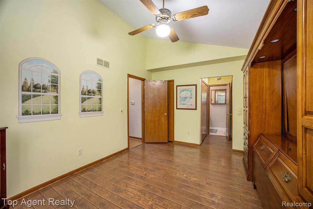 43378 Riverbend Boulevard, Clinton Twp, MI 48038 — Photo 16