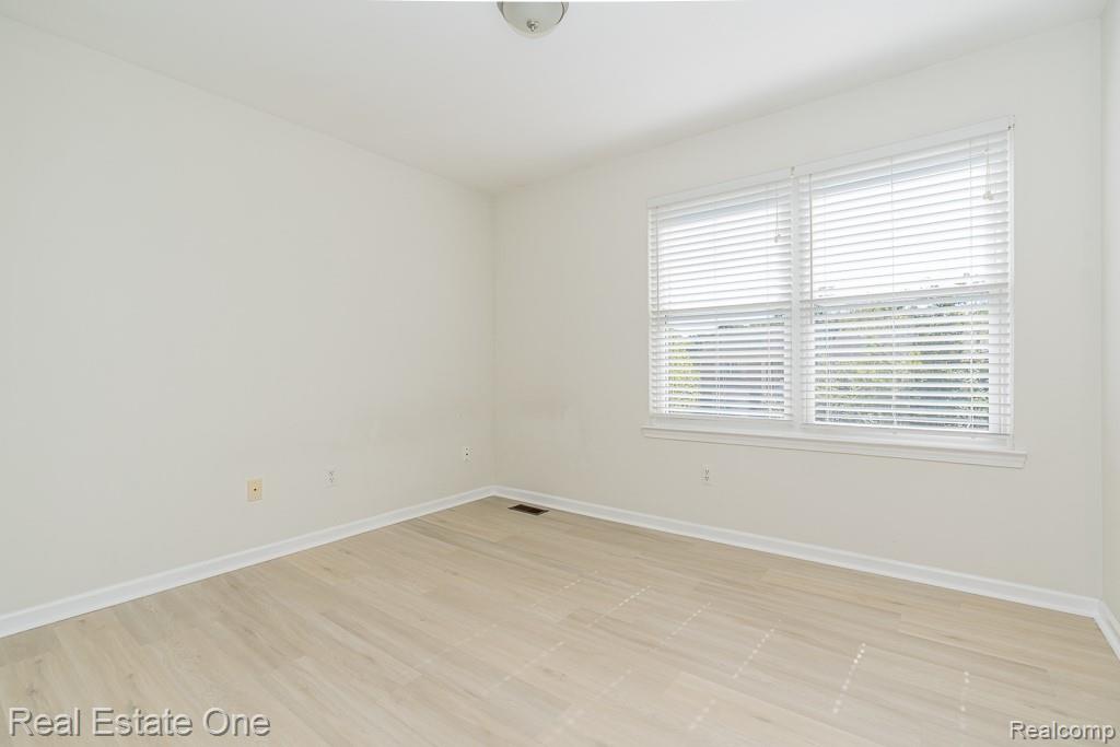 619 Whitney Drive, Rochester Hills, MI 48307 — Photo 34