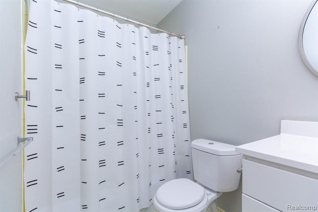 5866 VASSAR, West Bloomfield, MI — Photo 31