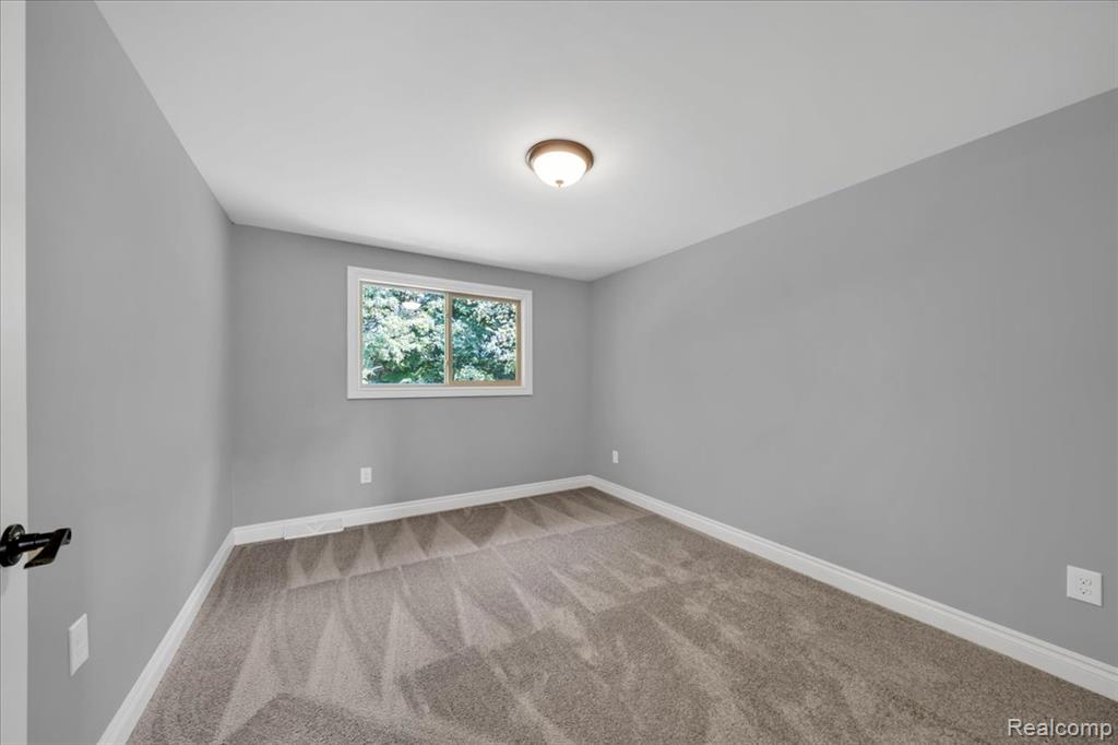 61326 Woodstock Court, Washington, MI — Photo 44