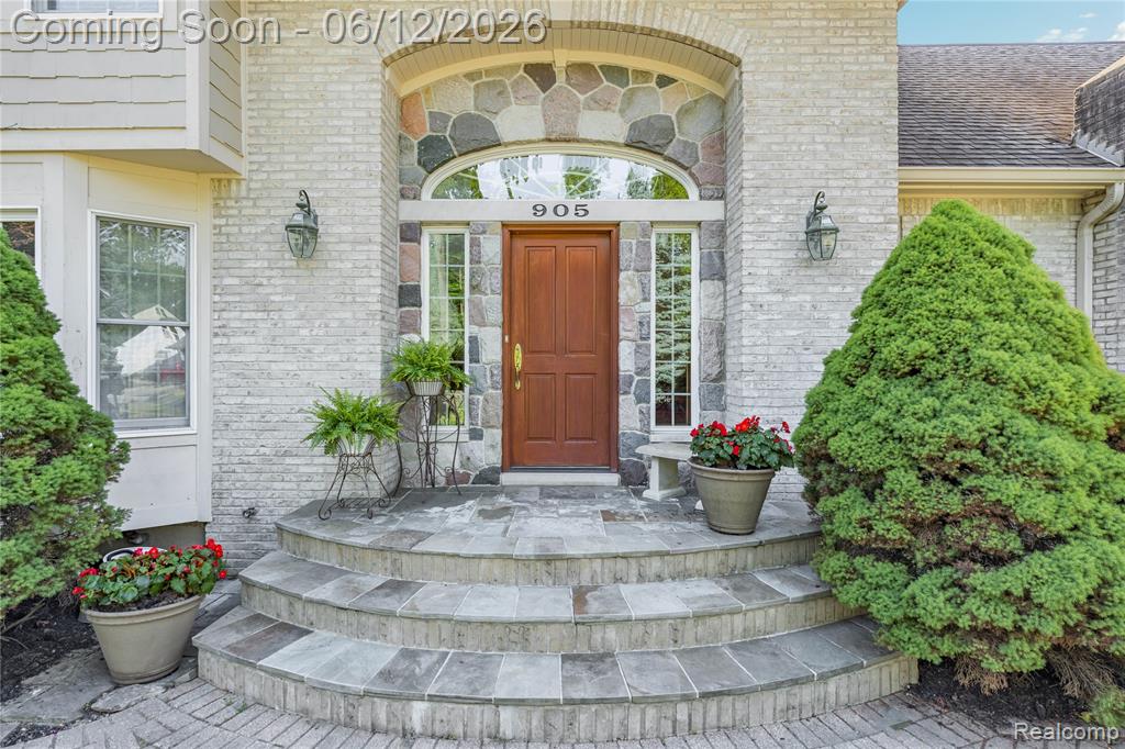 905 Spring Drive, Northville, MI 48167 — Photo 9
