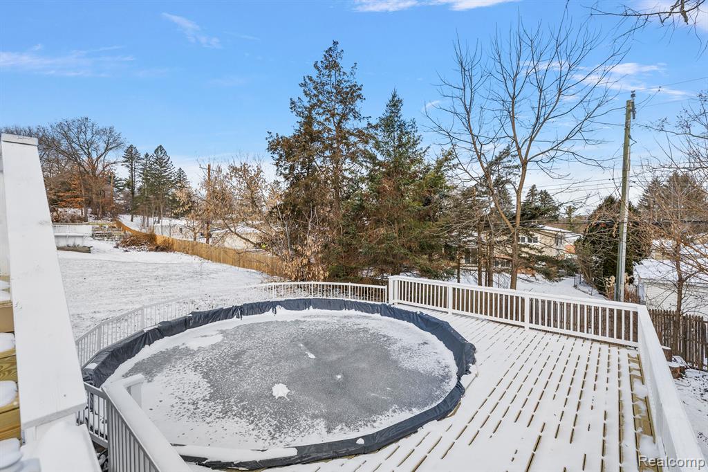 708 Oak View Ln, Milford, MI 48381 — Photo 10