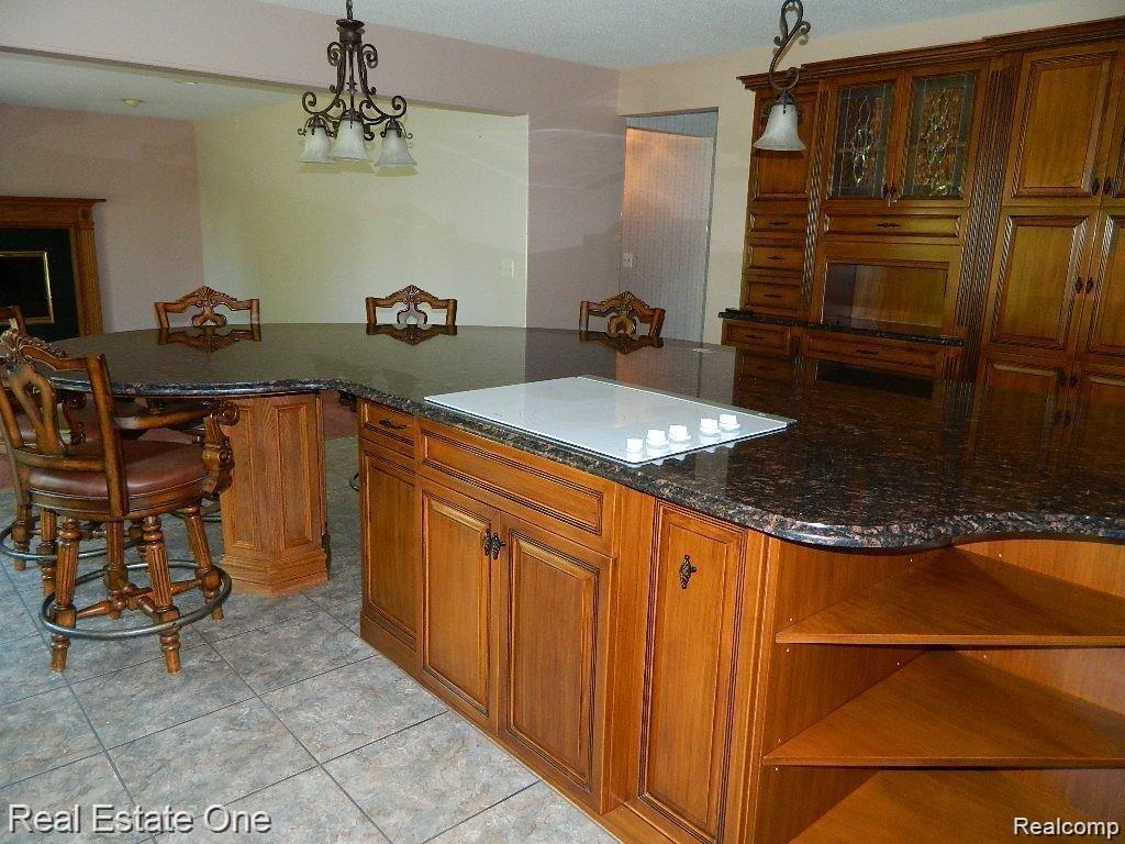 6927 Northpoint Drive, Troy, MI 48085 — Photo 14