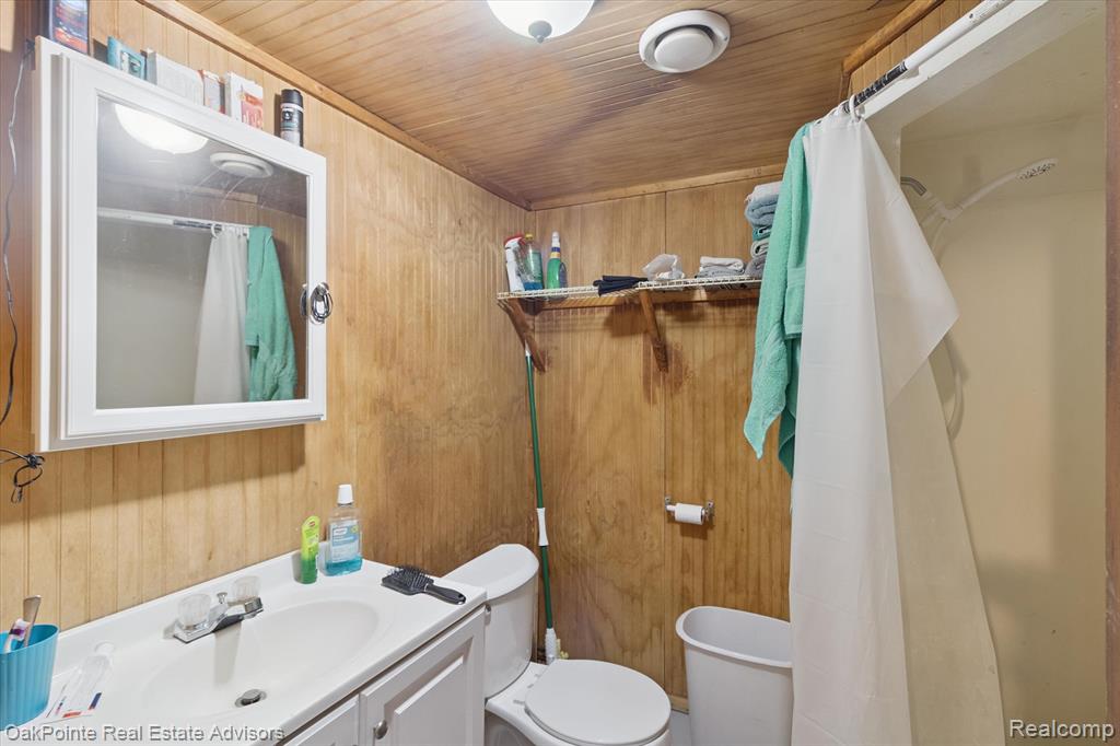 11429 Frey Court, Whitmore Lake, MI 48116 — Photo 27