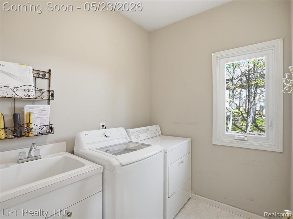 860 Troon, Highland, MI — Photo 30