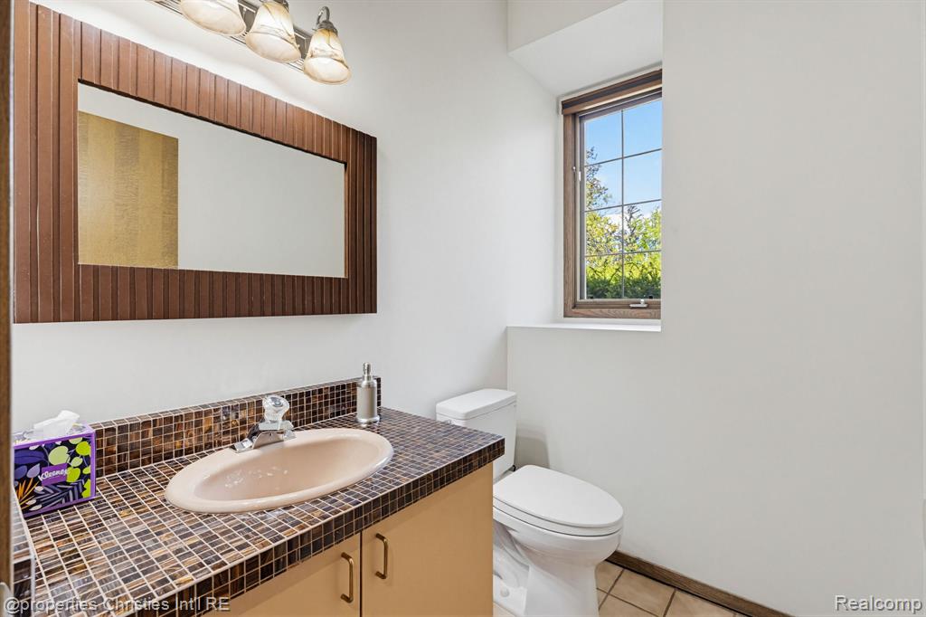 1743 Beechwood Way, Bloomfield Hills, MI 48302 — Photo 16