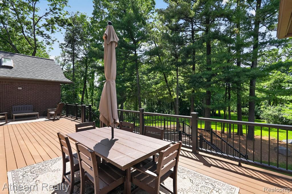 5326 Lake Forest Boulevard, Brighton, MI 48116 — Photo 8