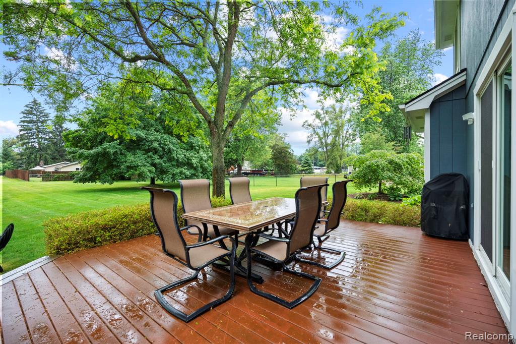 4386 Kelly Circle Drive, Commerce Twp, MI 48390 — Photo 37