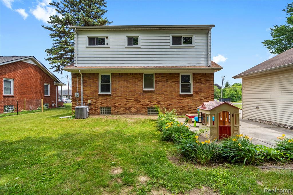 48425 Romeo Plank Road, Macomb, MI 48044 — Photo 27