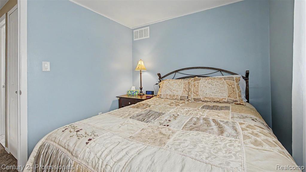 20463 Law Avenue, Brownstown, MI 48183 — Photo 39