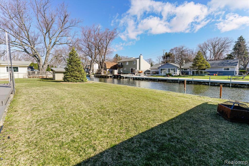 1293 BRAMBLES Drive, Waterford, MI 48328 — Photo 31