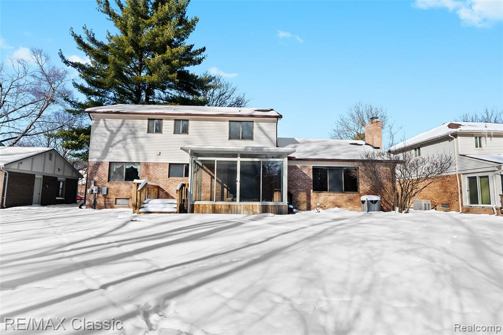 6313 Kiev Street, West Bloomfield, MI 48324 — Photo 37