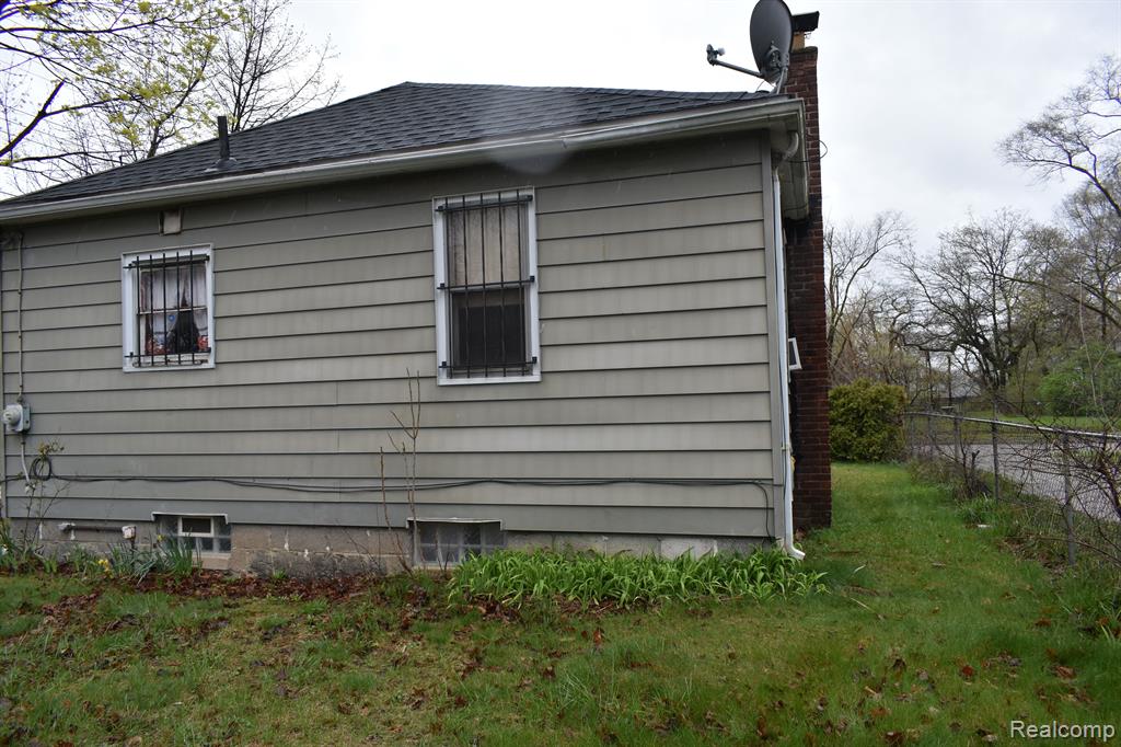 21004 PARKSIDE Boulevard, Ferndale, MI 48220 — Photo 16