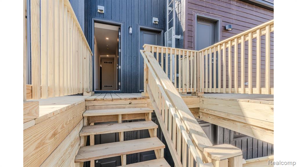 4130 TRUMBULL Street - Photo 5