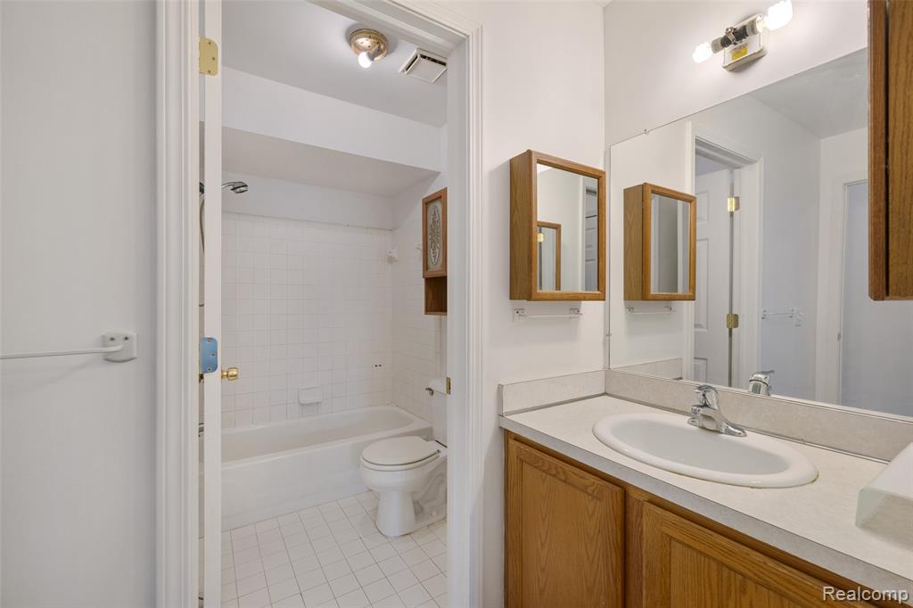 41816 Greenwood Lane, Clinton Twp, MI 48038 — Photo 19