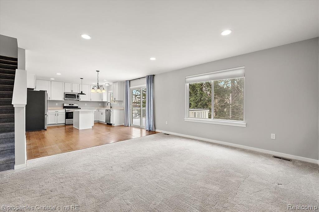 8740 Oak Ridge Trail, Westland, MI — Photo 9