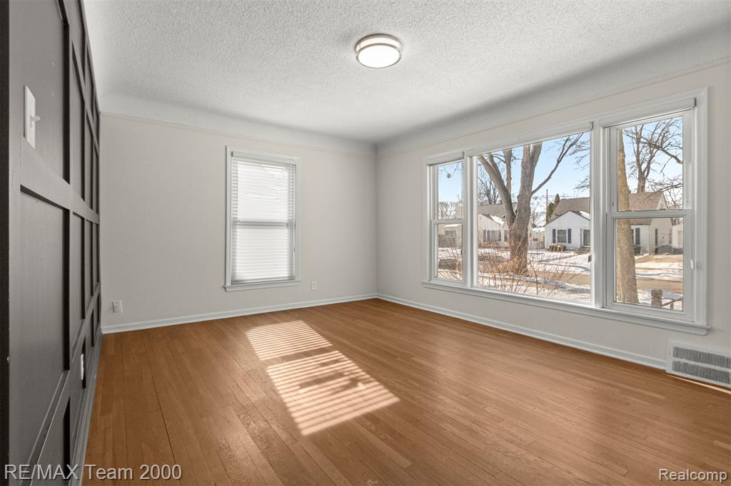2076 Thomas Avenue, Berkley, MI 48072 — Photo 13
