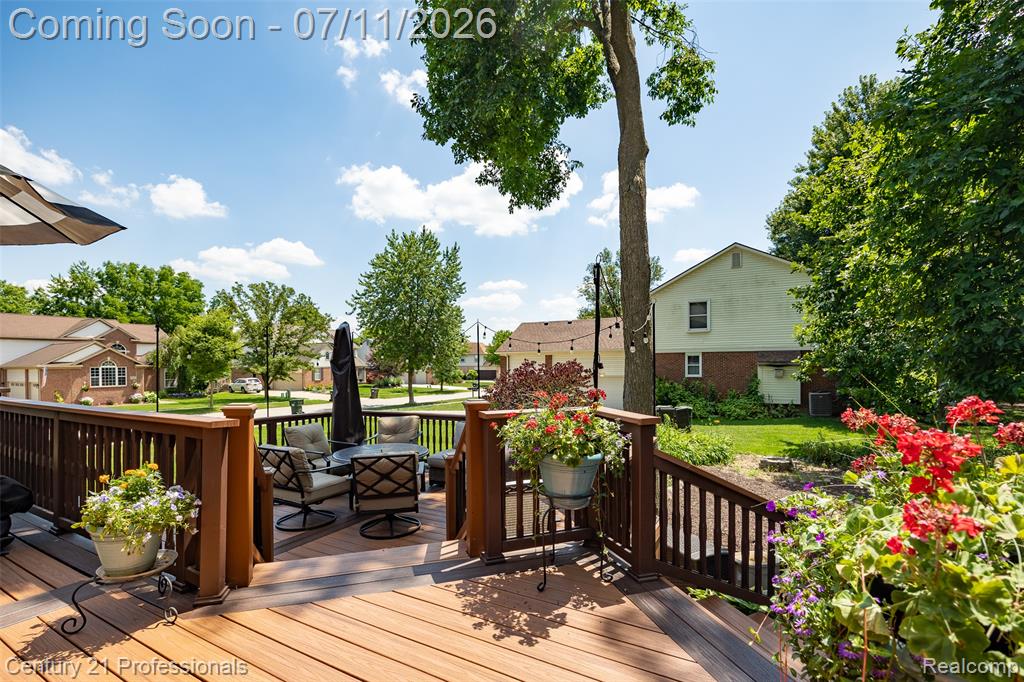 689 Woodfield Way, Rochester Hills, MI 48307 — Photo 28