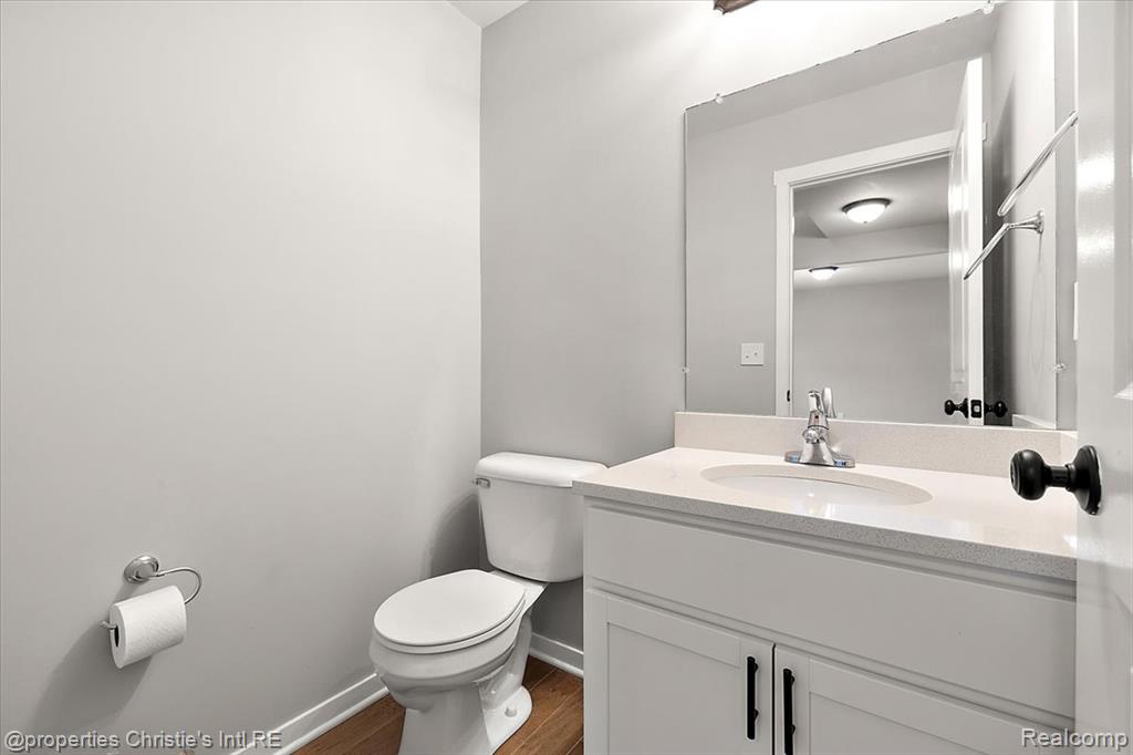 8740 Oak Ridge Trail, Westland, MI — Photo 31
