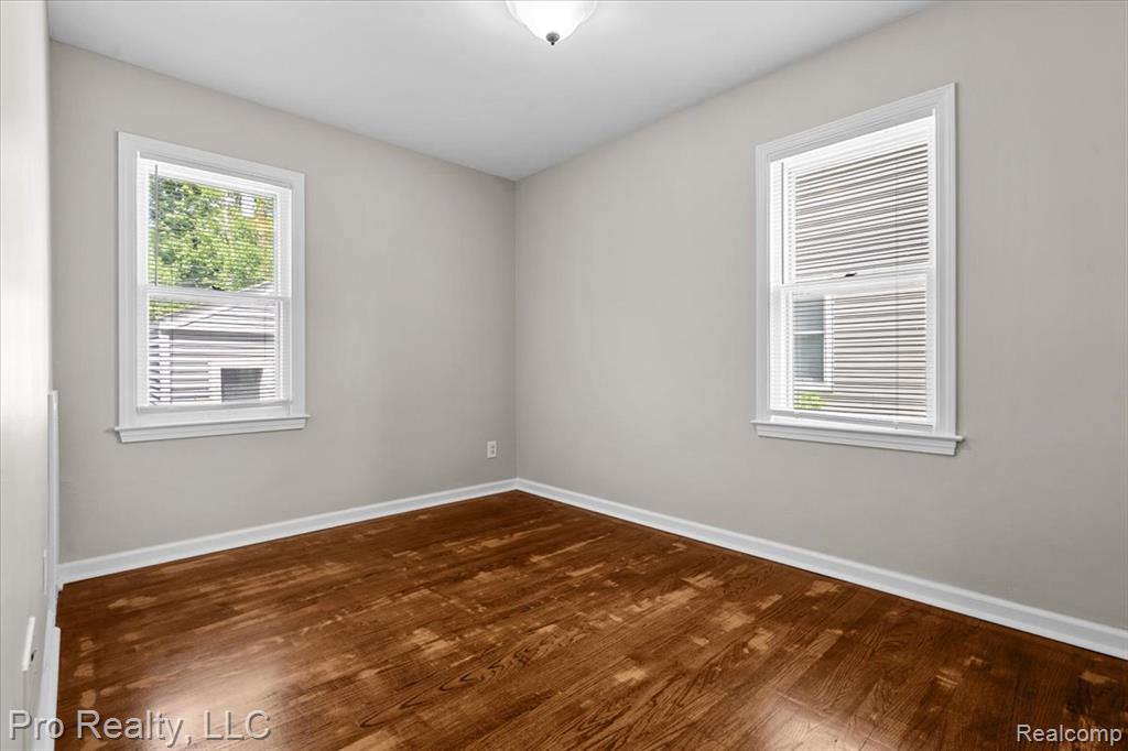 715 N Altadena Avenue, Royal Oak, MI 48067 — Photo 16
