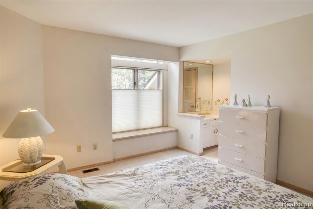 1305 Kings Pointe Road, Grand Blanc, MI 48439 — Photo 63