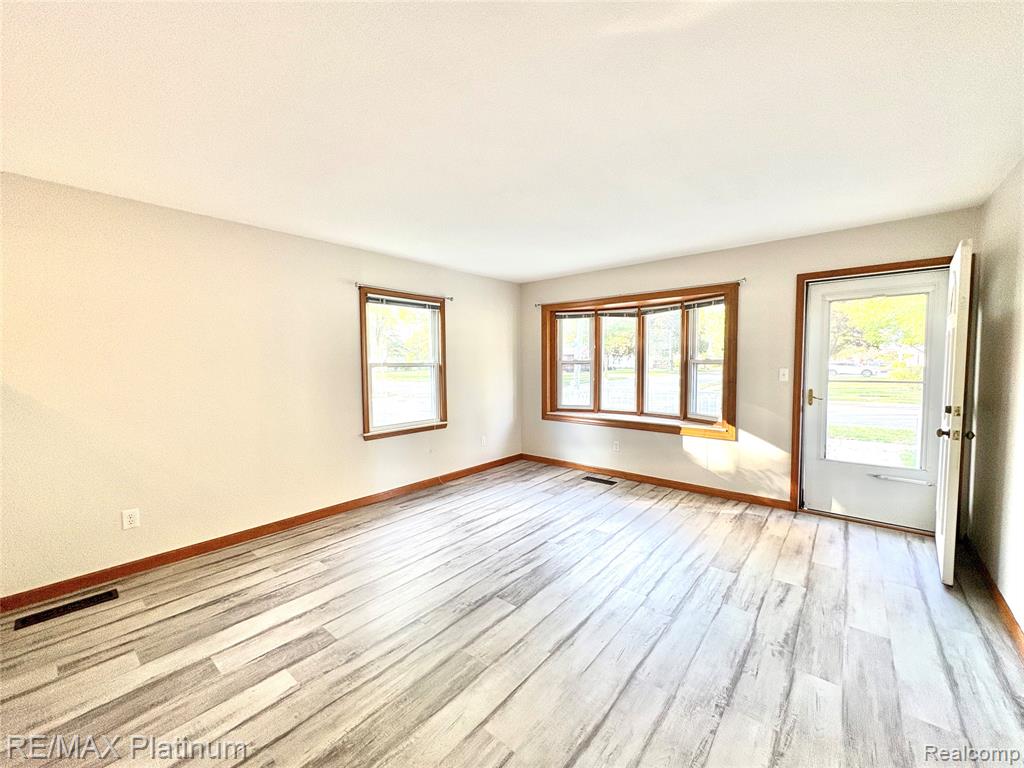 971 Strawberry Street, Dundee, MI 48131 — Photo 3