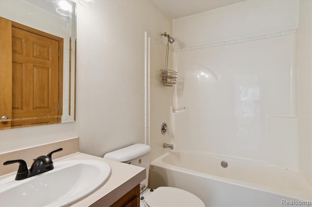 4004 Howe Road, Wayne, MI 48184 — Photo 18