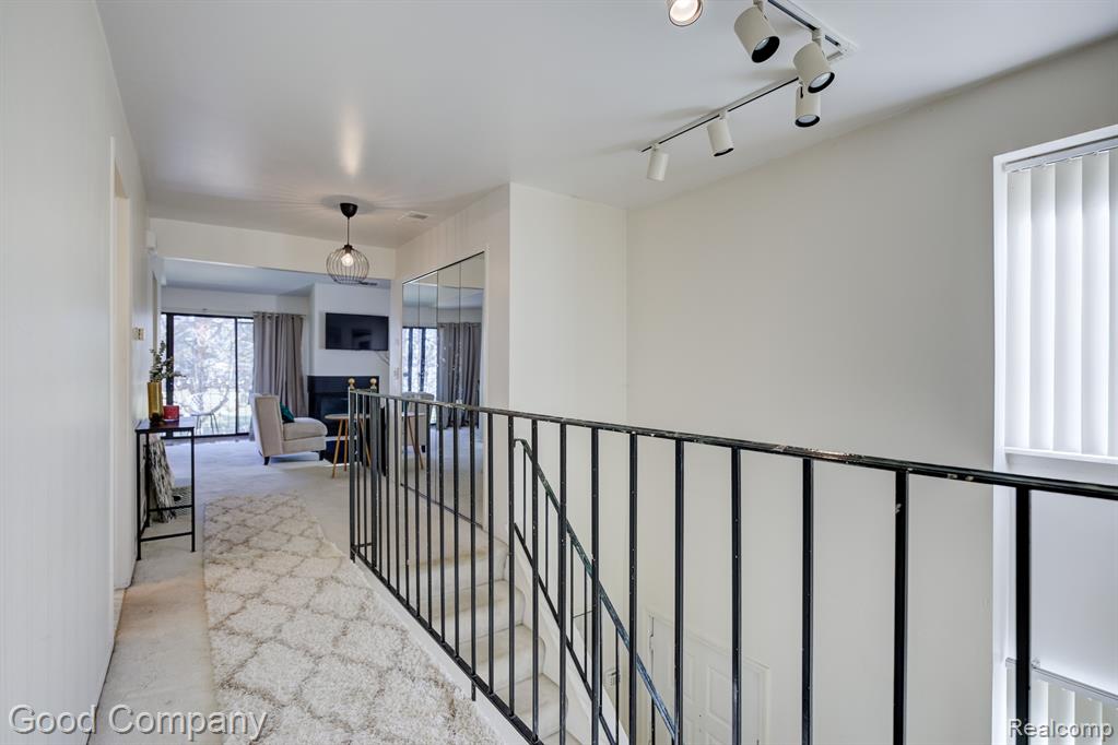 27260 EVERGREEN Road, Lathrup Village, MI 48076 — Photo 19