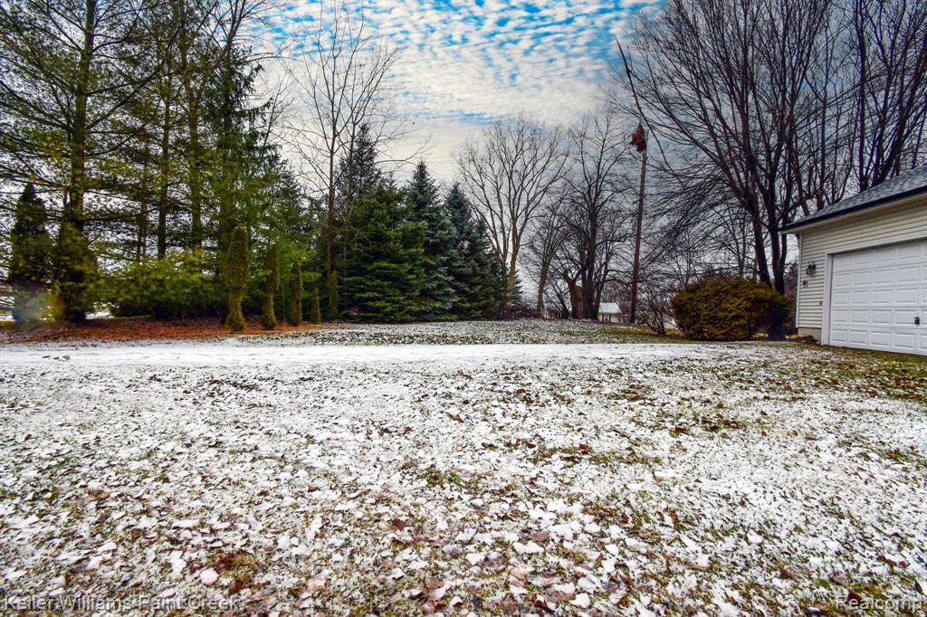 10110 SMITHS CREEK Road, Wales, MI — Photo 37