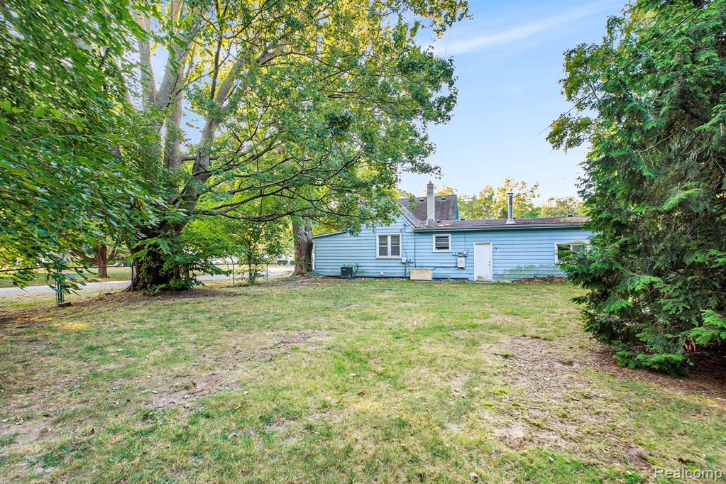 8123 Janis Street, Shelby Twp, MI 48317 — Photo 24