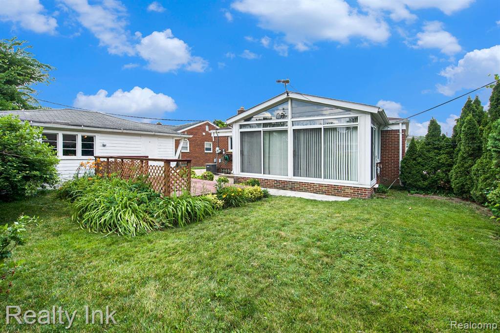 6647 SHARON Street, Garden City, MI — Photo 14