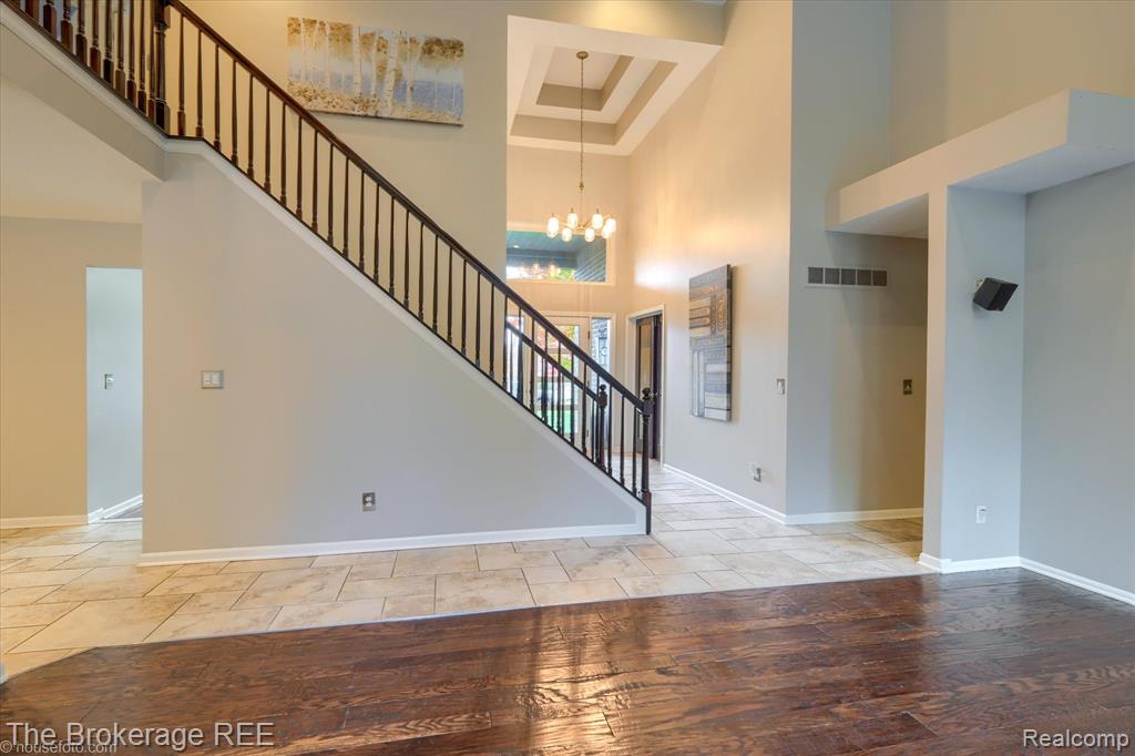 5239 Farmridge Lane, Grand Blanc, MI 48439 — Photo 6