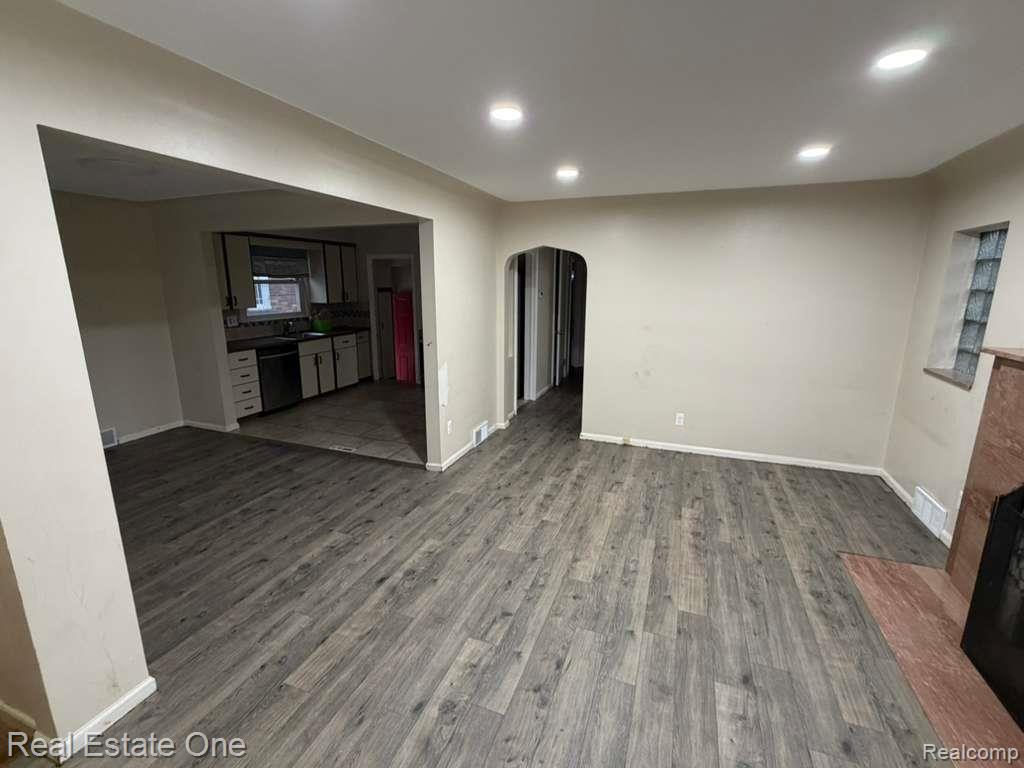 6835 Rosemont Avenue, Detroit, MI 48228 — Photo 2