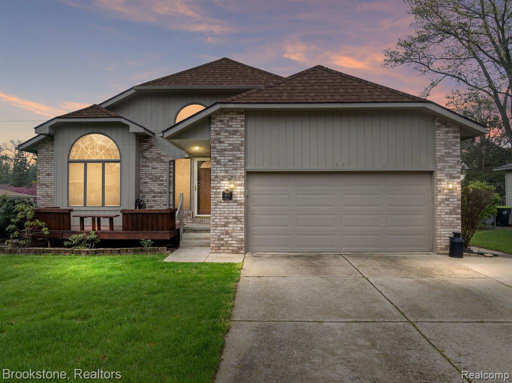 4121 CRYSTAL Street, West Bloomfield, MI 48323 — Photo 48