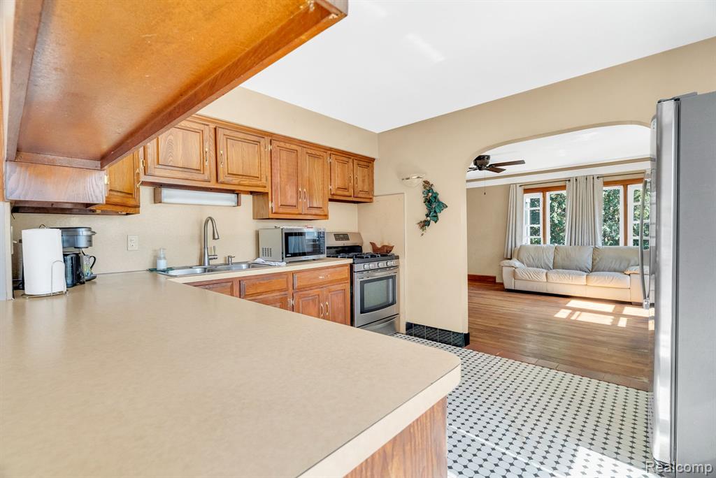 24915 Saint Paul Boulevard, Harrison Township, MI — Photo 13