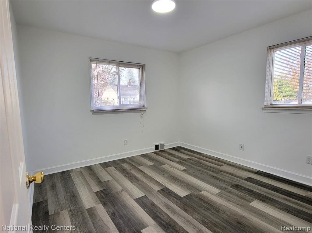 8404 BUSKO Avenue, Warren, MI 48093 — Photo 12