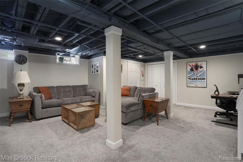 454 W Oakridge Street, Ferndale, MI 48220 — Photo 33
