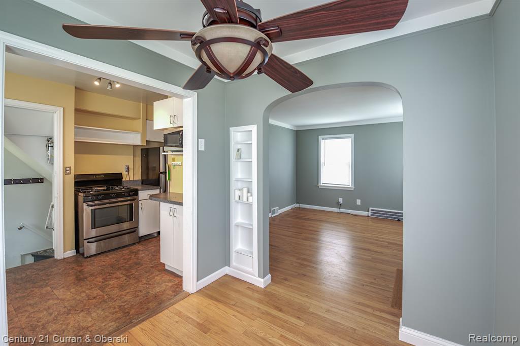 609 N BLAIR Avenue, Royal Oak, MI 48067 — Photo 10