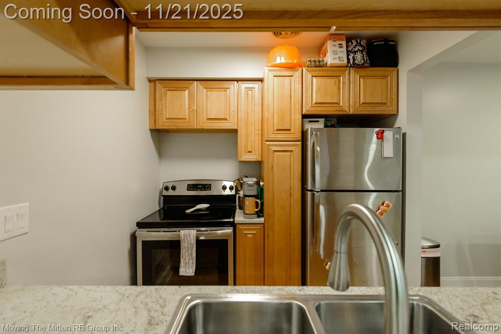 6909 Harvard Lane, Canton, MI 48187 — Photo 12