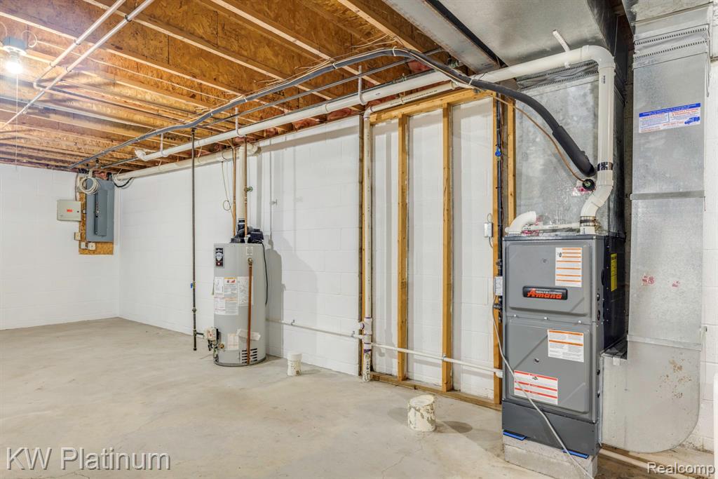 819 E Pointe, Port Huron, MI 48060 — Photo 38