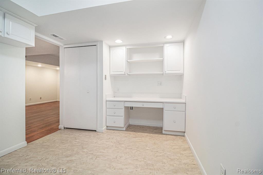 2125 NATURE COVE Court, 101, Ann Arbor, MI 48104 — Photo 11