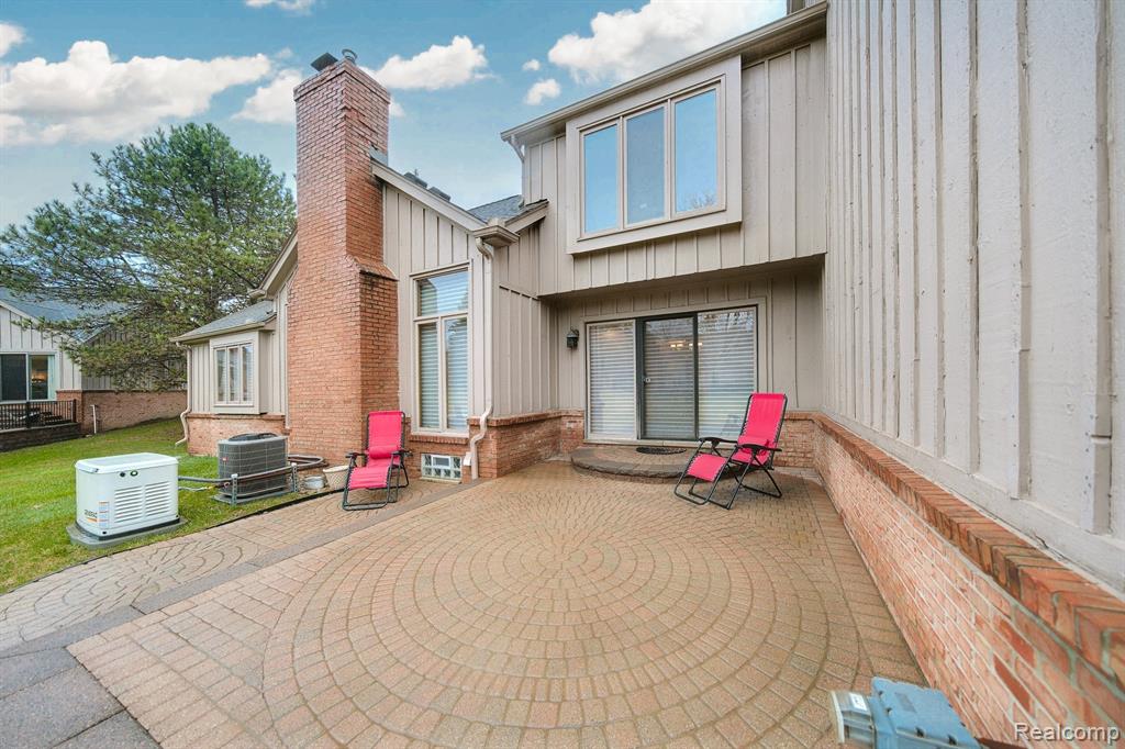 37799 SIENA Drive, Farmington Hills, MI 48331 — Photo 36