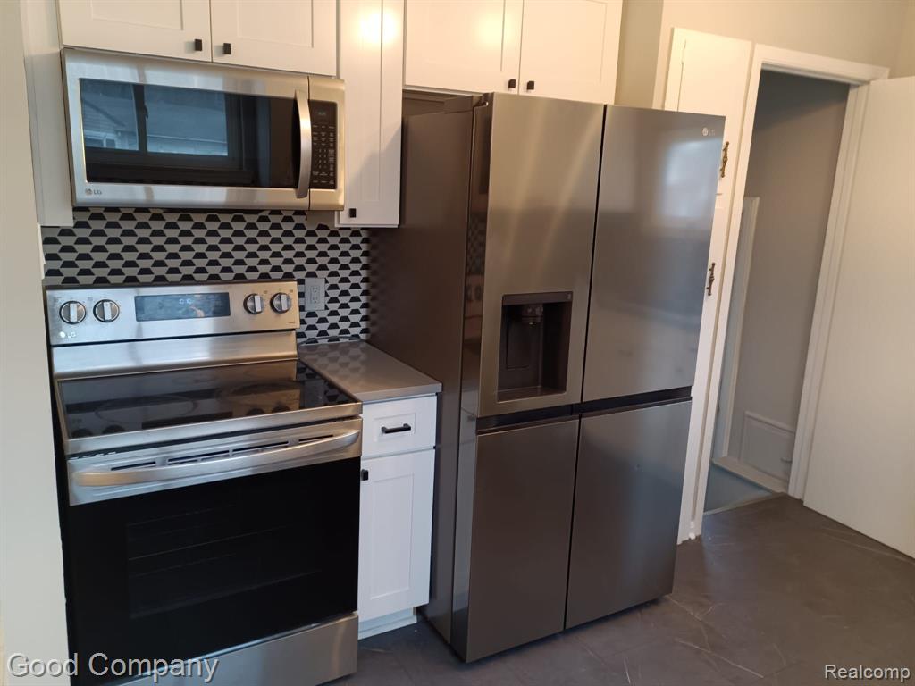8400 OAK PARK Boulevard, Oak Park, MI 48237 — Photo 4