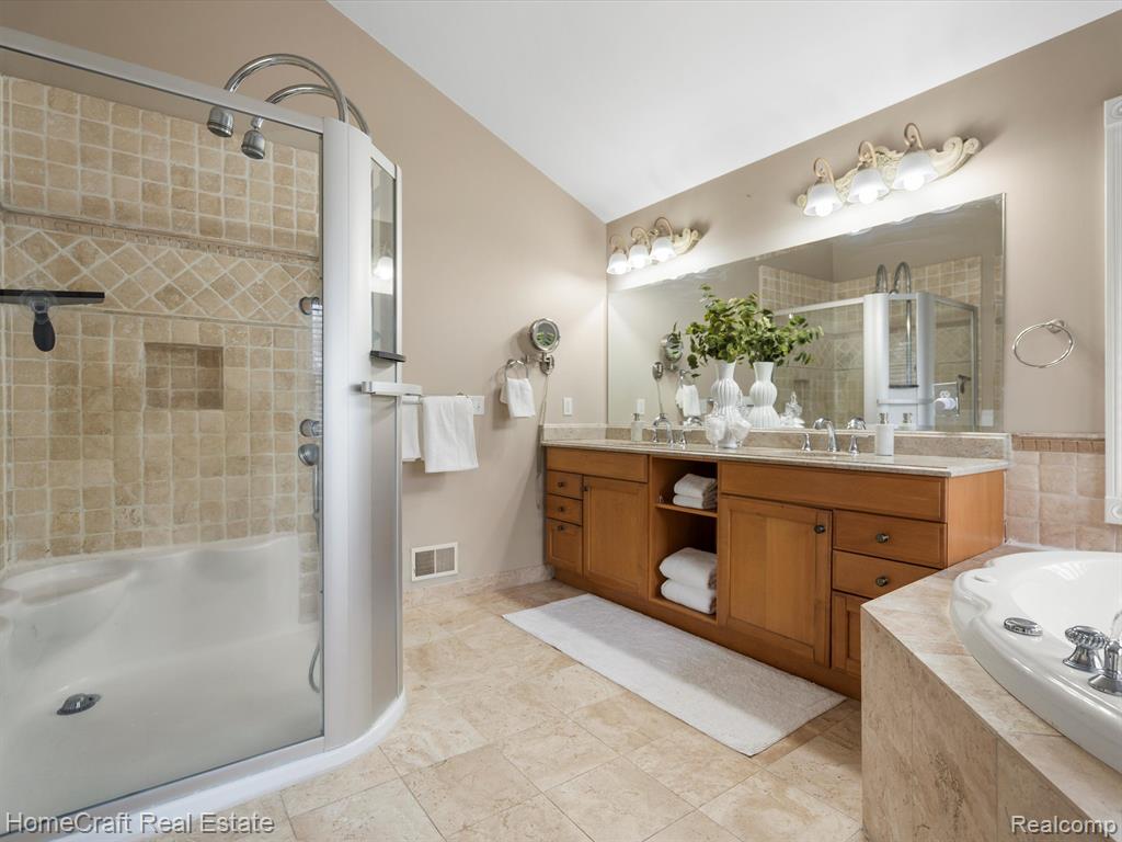 9123 SALEM FARMS Drive, South Lyon, MI 48178 — Photo 27