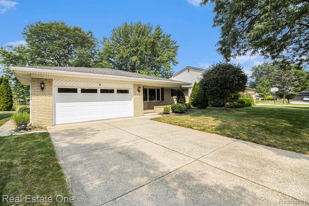5587 Aster Drive, Troy, MI 48085 — Photo 3